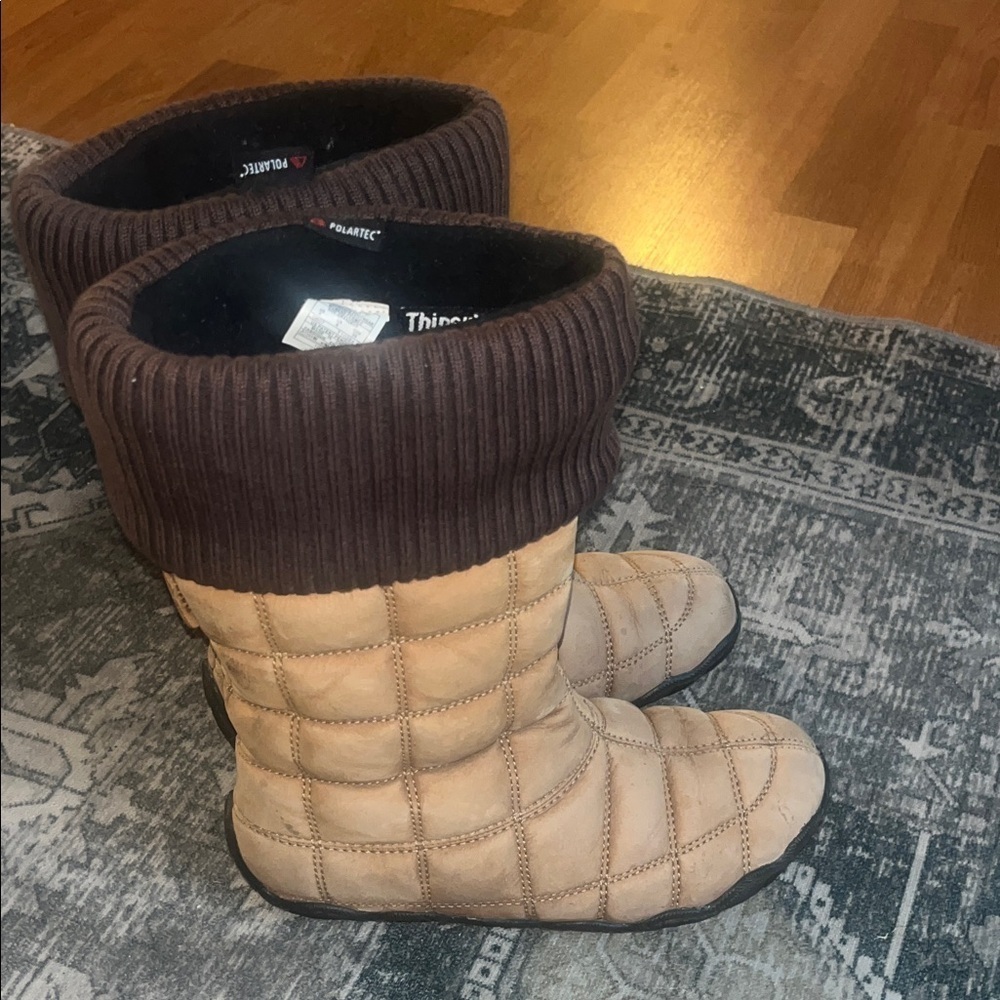 Patagonia women’s Gingko TeakWood tan quilted insulated boots Size 8